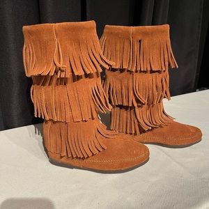 Minnetonka moccasin boots